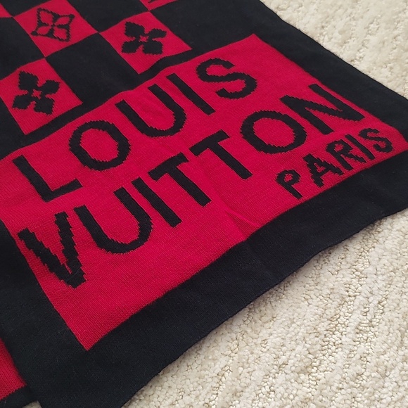 LV Black and Red Louis Vuitton knit scarf - Picture 6 of 7